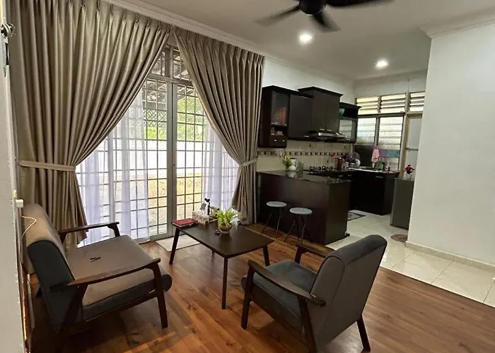 Alora Homestay